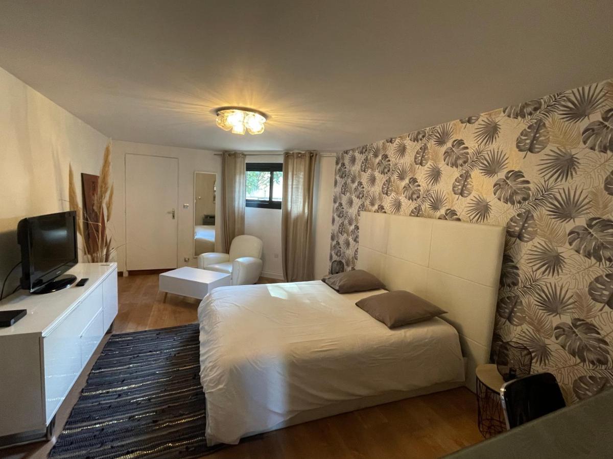 Bed and Breakfast Ty Logis Montrabe Екстер'єр фото
